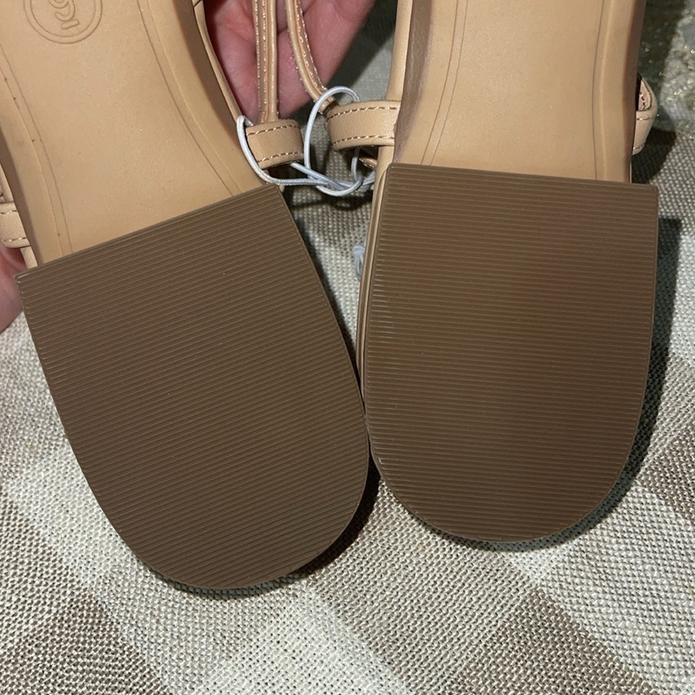 Women's Maxine Slingback Ballet Flats - A New Day™ NEW
Multiple Sizes Old Money - Picture 9 of 10